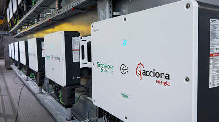 Schneider Electric y ACCIONA Energía desarrollan la primera microrred industrial en España