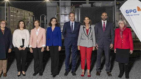 La Ministra de Industria, Comercio y Turismo, Reyes Maroto, inaugura en Australia el primer centro de almacenamiento de baterías de Naturgy a nivel mundial