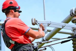 Realidad Aumentada e Inteligencia Artificial para agilizar los Procesos de Campo del Sector de la Energía y las Utilities