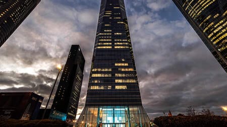 Iluminación inteligente, conectada y flexible en Torre de Cristal