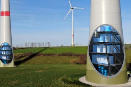 Potencia de computación de la GenAI directamente en el aerogenerador con WestfalenWIND IT y Rittal