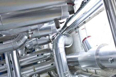 4 soluciones energéticas que reducen emisiones de CO₂ en la industria